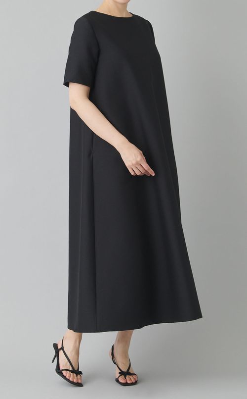 ボートネックテントラインワンピース