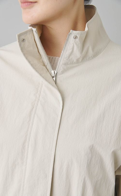 ハイネックロングコート