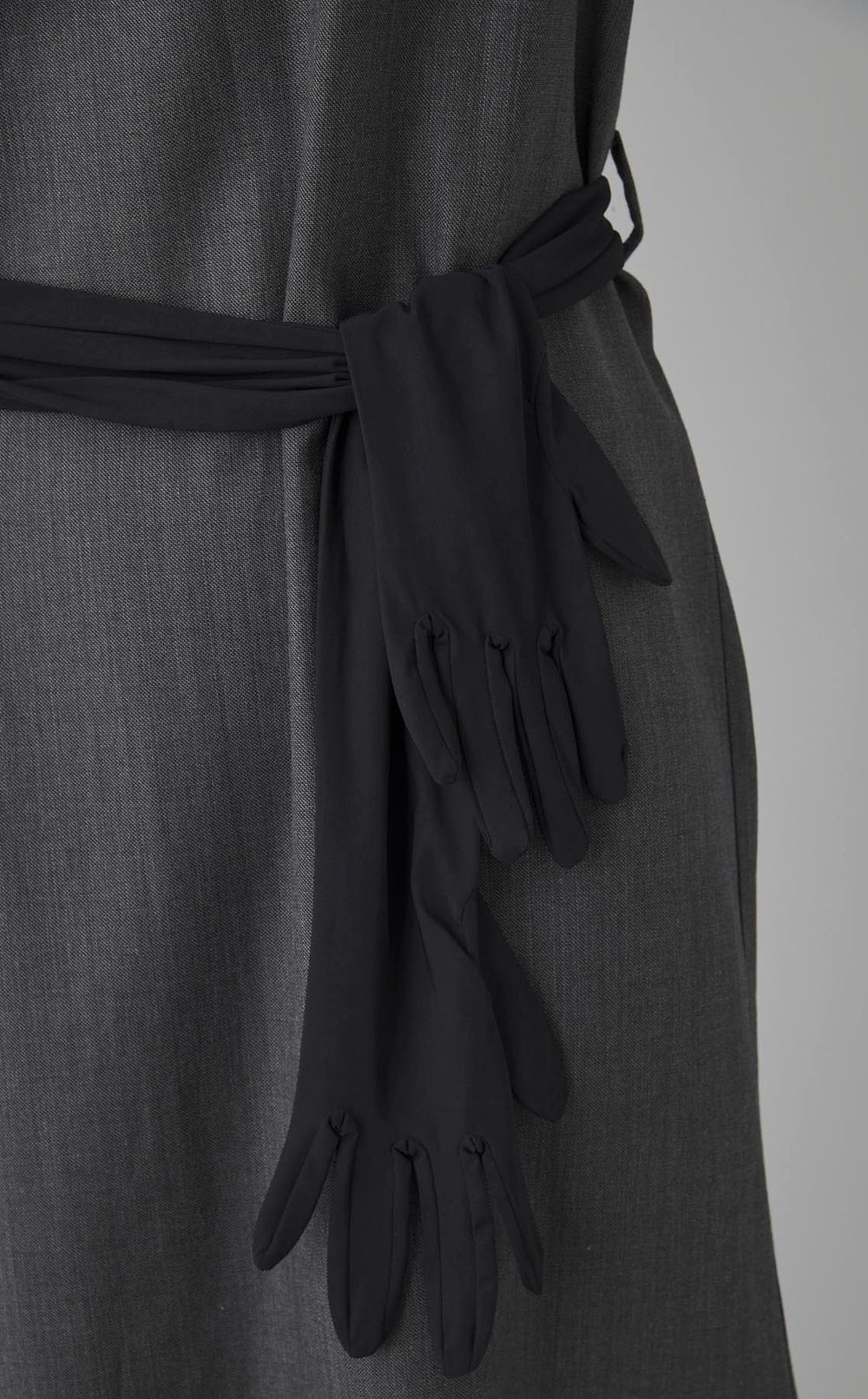 グローブタイフロントワンピース