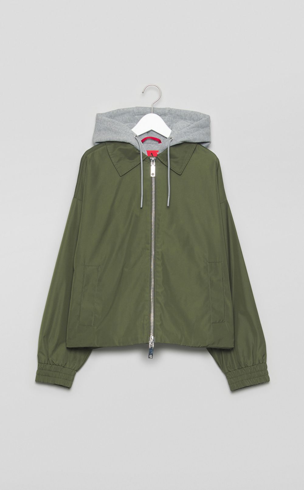フーディ付ナイロンショートブルゾン