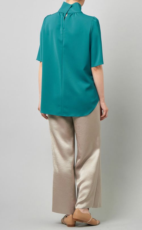 スタンドカラータックブラウス