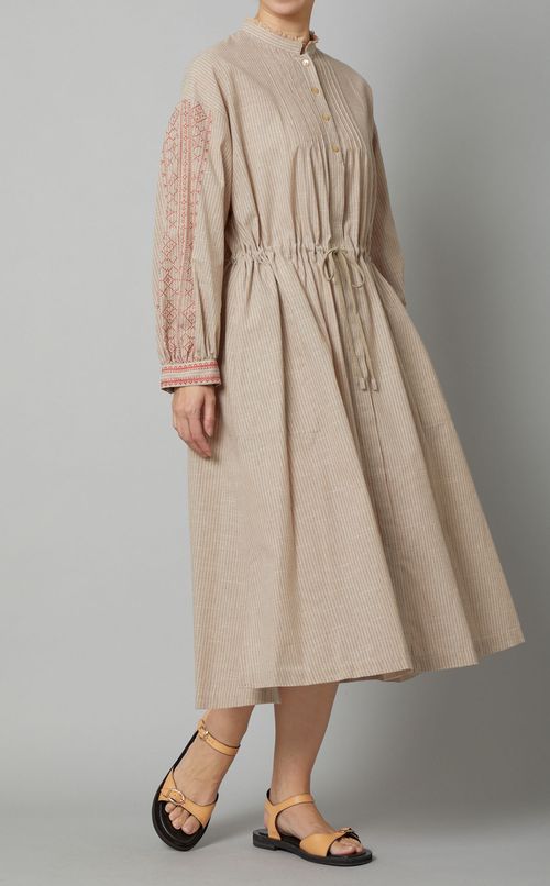 エンブロイダリースリーブワンピース