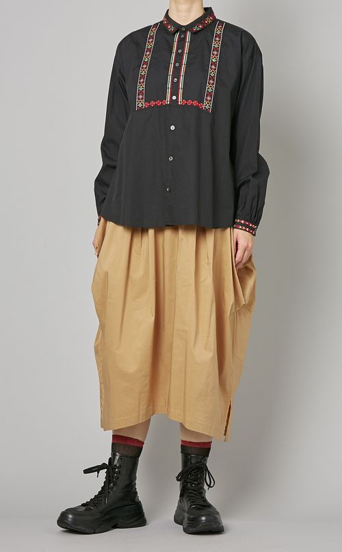 チロリアン刺繍フレアブラウス