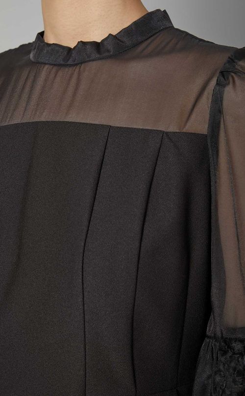 フラワースリーブワンピース