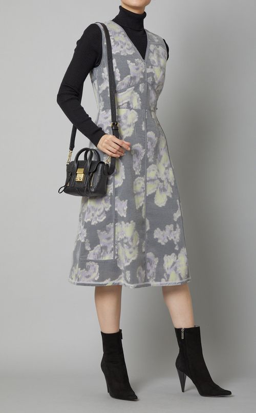 オーガンジーフラワーVネックワンピース