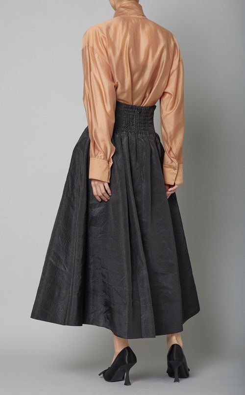 タフタフレアスカート