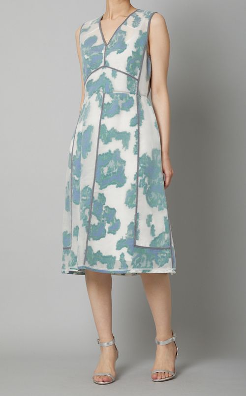 オーガンジーフラワーVネックワンピース