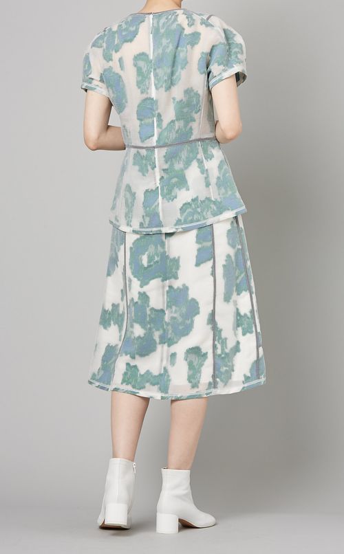 オーガンジーフラワーVネックブラウス