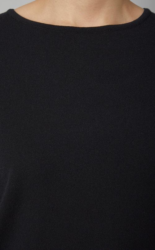 クルーネックニットプルオーバー