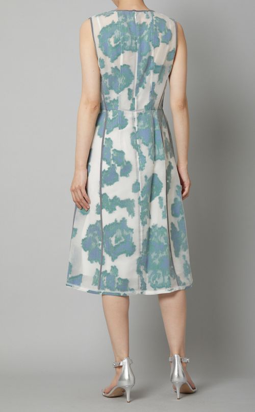 オーガンジーフラワーVネックワンピース