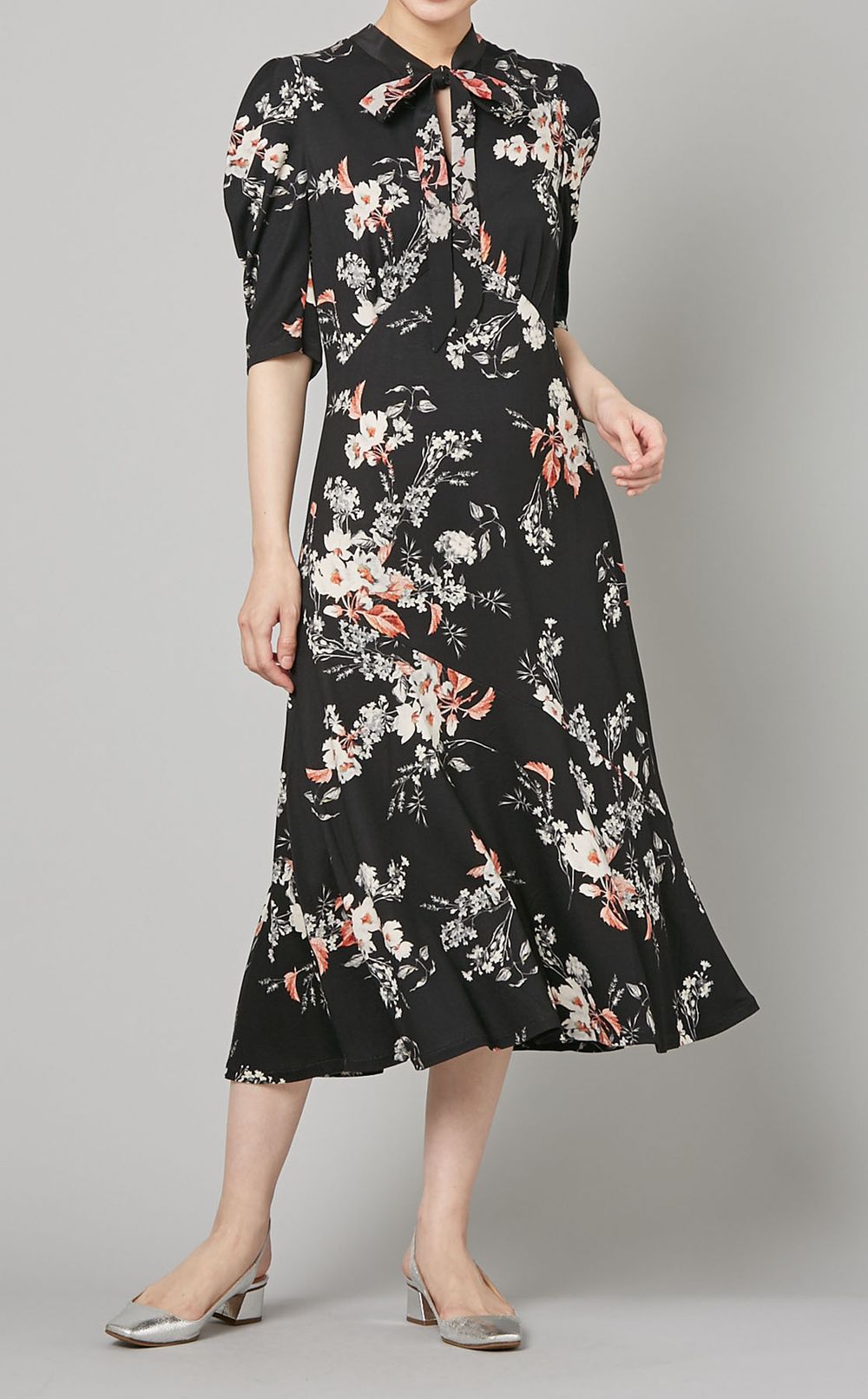 フラワープリントボウタイドレス
