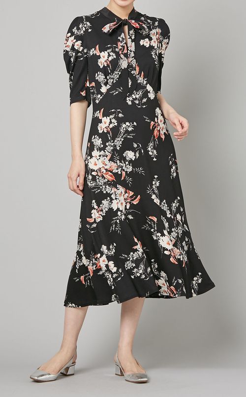 フラワープリントボウタイドレス