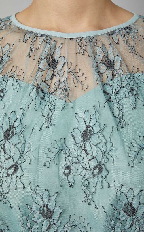 オールレースドレス