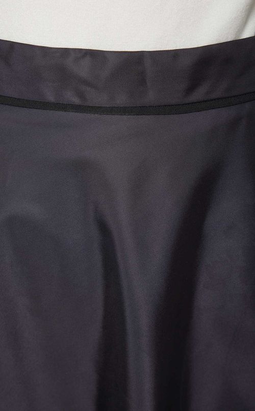 ナイロンサーキュラースカート