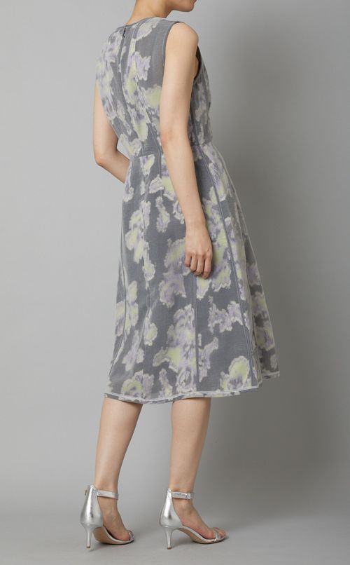 オーガンジーフラワーVネックワンピース