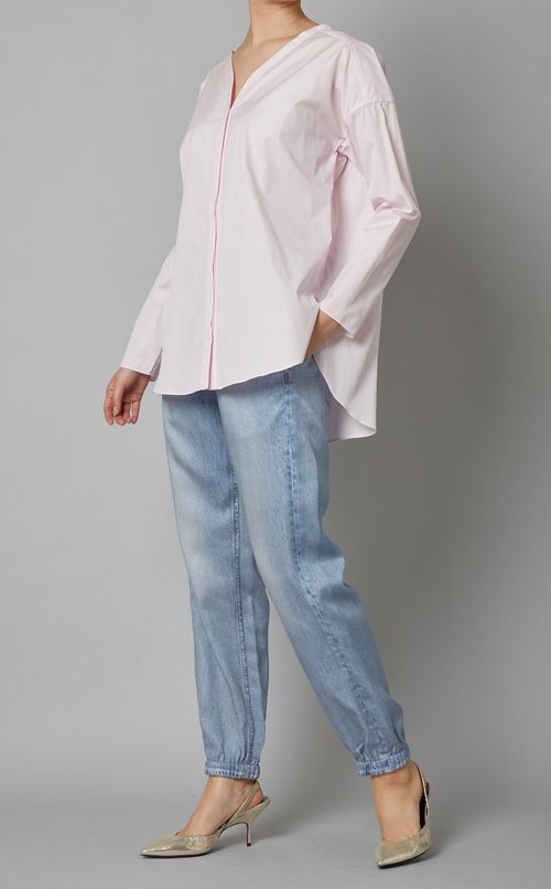 Vネックノーカラーシャツ