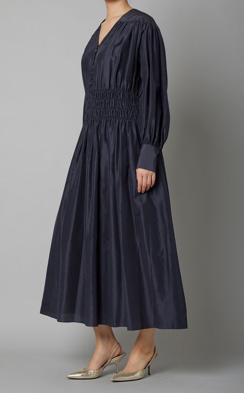 Vネックギャザーワンピース