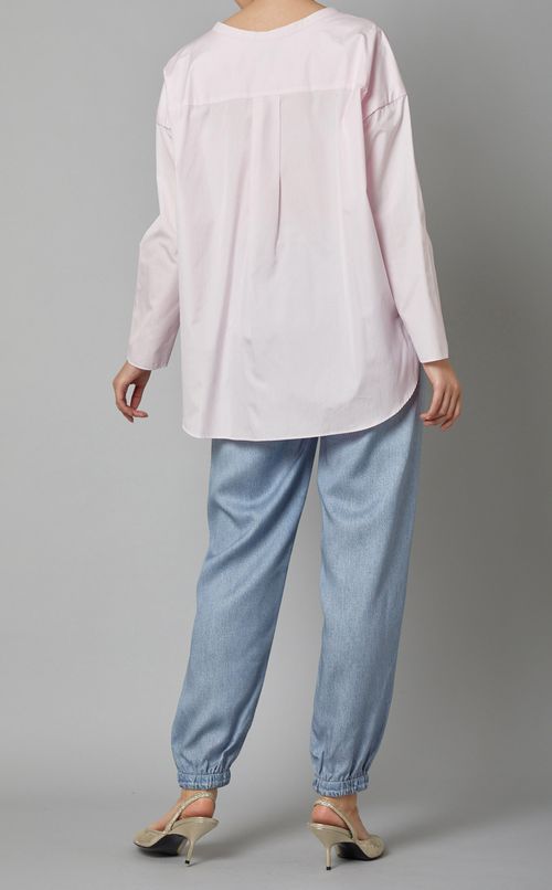 Vネックノーカラーシャツ