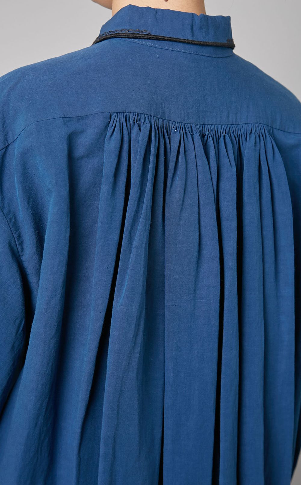 エンブロイダリーピンタックギャザードレス