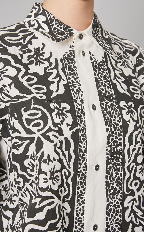 ハンドプリントハーフスリーブシャツ