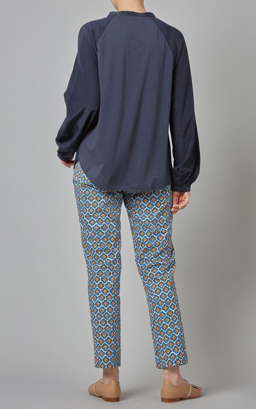 フロントフリルプルオーバーブラウス