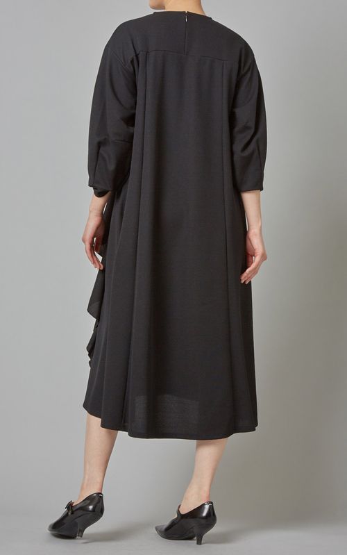 フリルデザインフレアワンピース