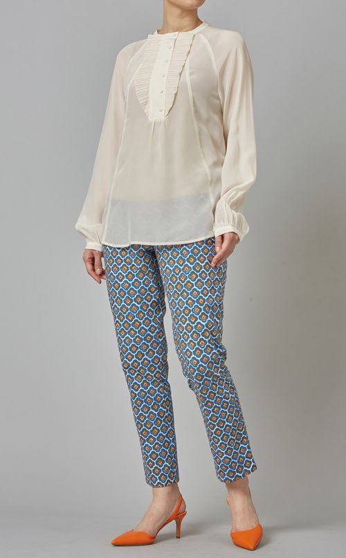 フロントフリルプルオーバーブラウス