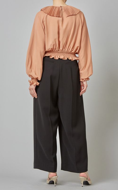 フリルカラーシャーリングブラウス