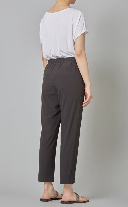 イージーテーパードパンツ