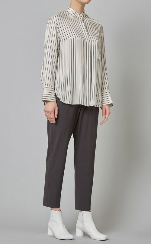 イージーテーパードパンツ