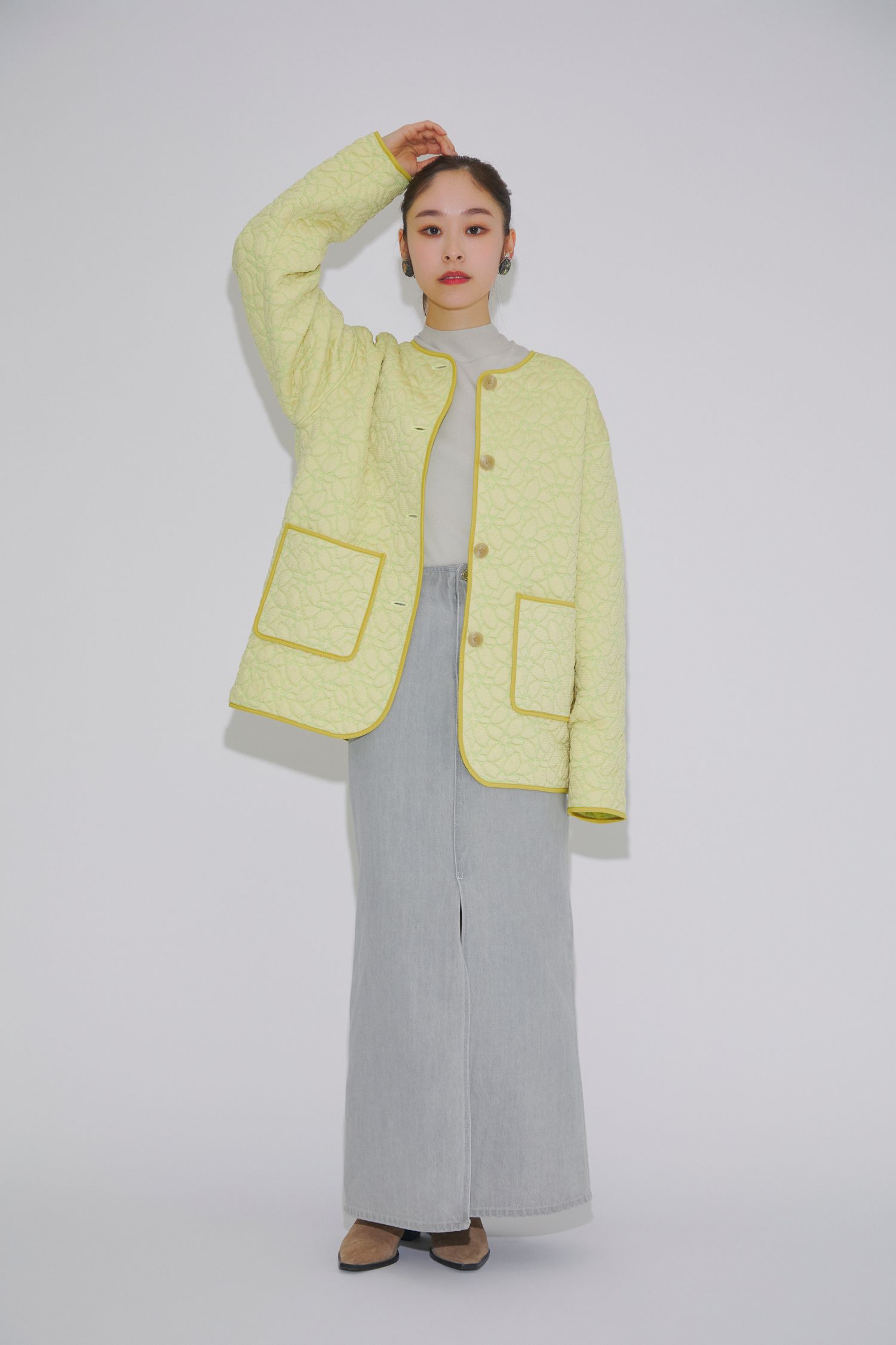 春アウター・キルティングアウターの休日おでかけコーデ