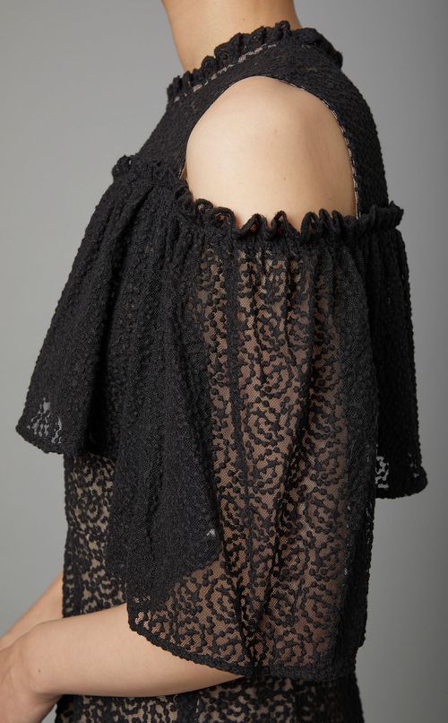 オフショルダーワンピース