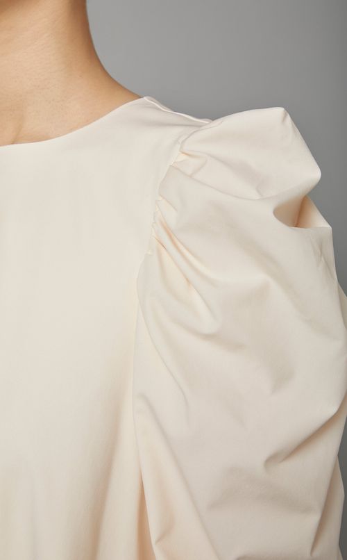 パフショルダーミニワンピース