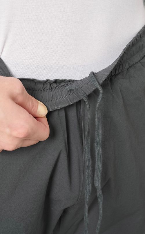 コットンストレッチテーパードパンツ