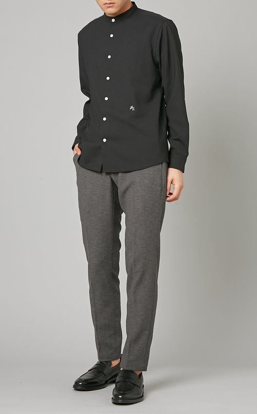 ロゴ刺繍ノーカラーシャツ