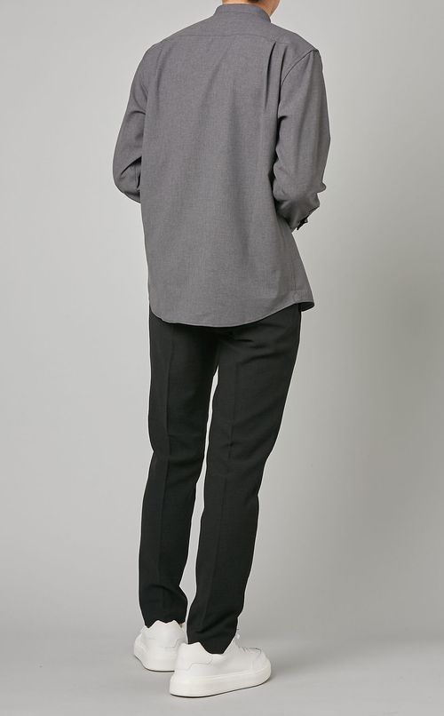 ロゴ刺繍ノーカラーシャツ