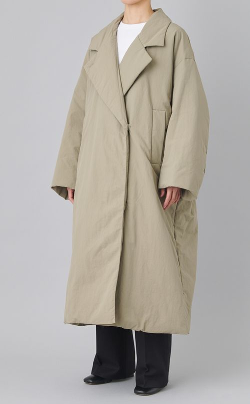 フリルドスラックス