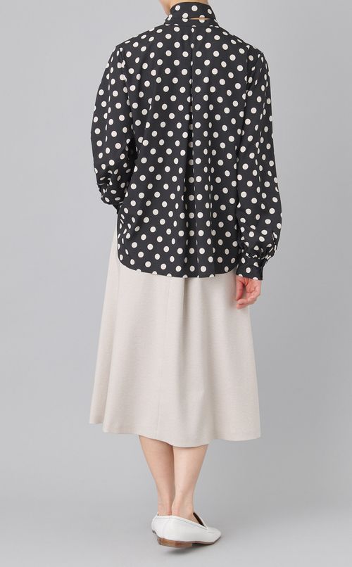 ドットボウタイラッフルブラウス