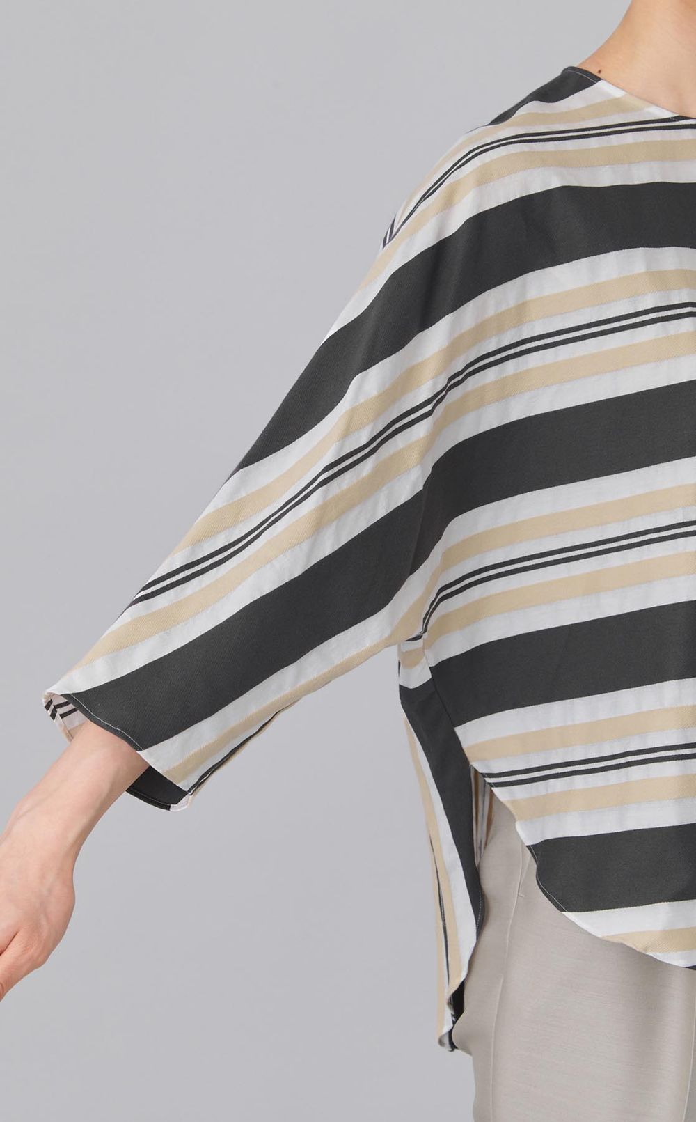ビッグストライプバックスリットブラウス
