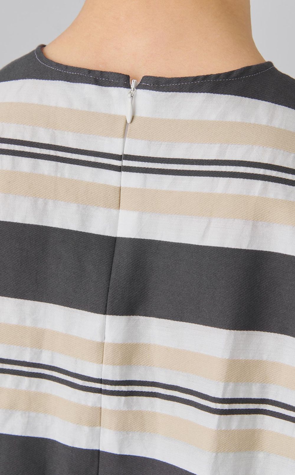 ビッグストライプバックスリットブラウス