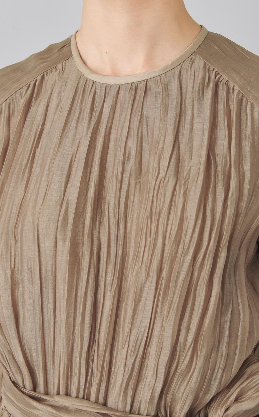 ドビープリーツワンピース