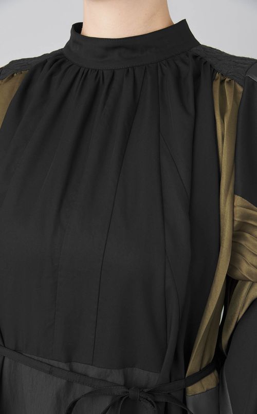 【reADdress】HIGH-NECK PANELED DRESS