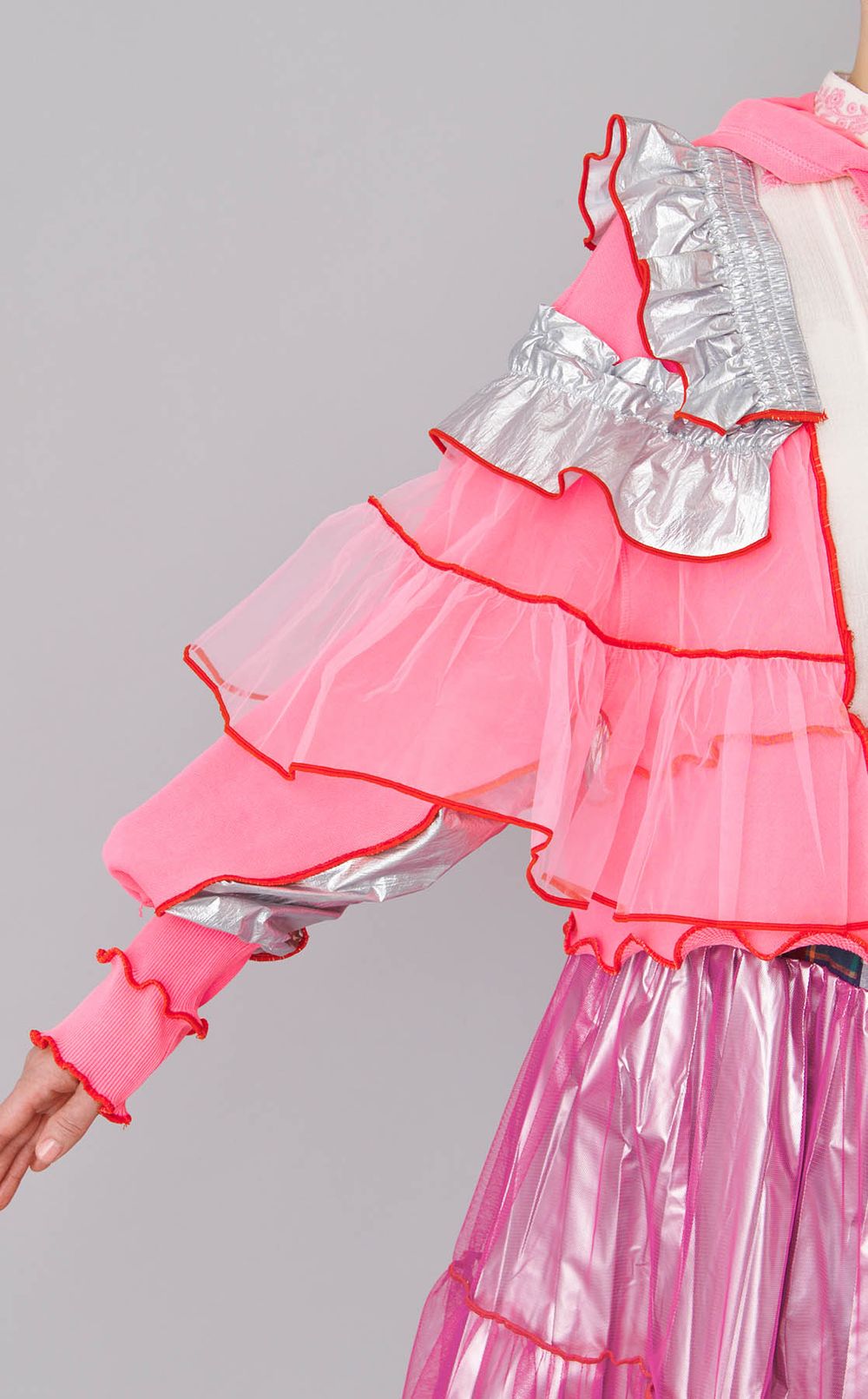 【reADdress】刺繍×フリルドッキングフーディ