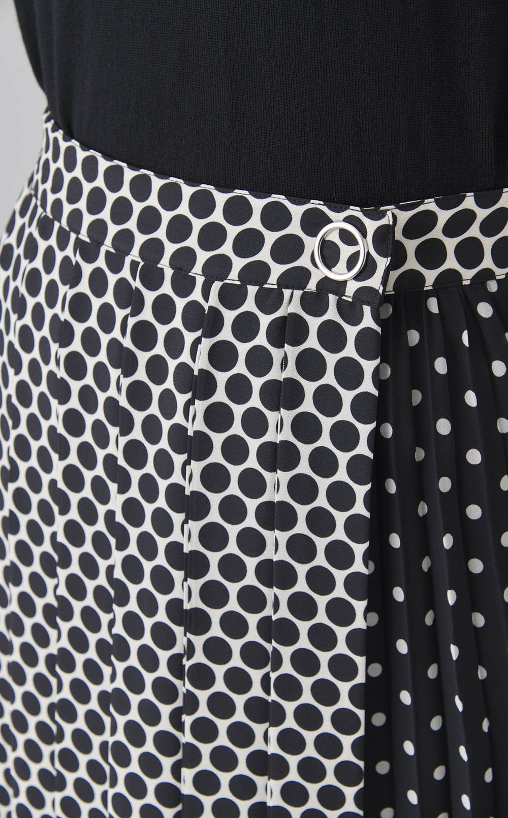 ドットプリントロングスカート
