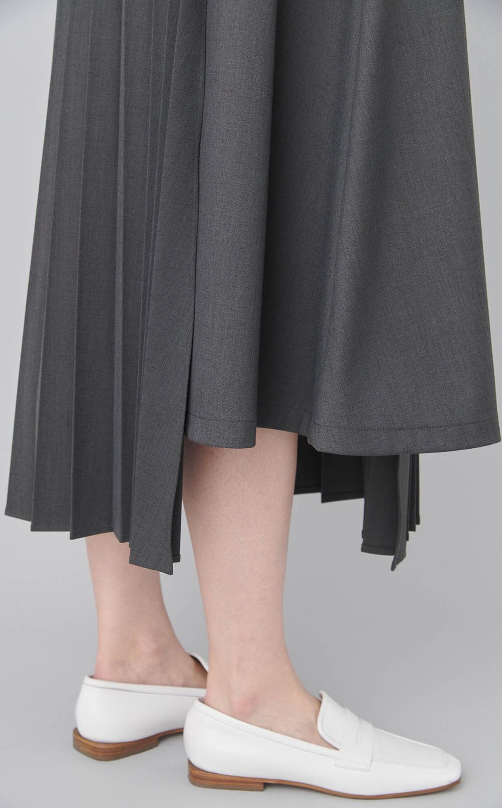 アシンメトリープリーツスカート