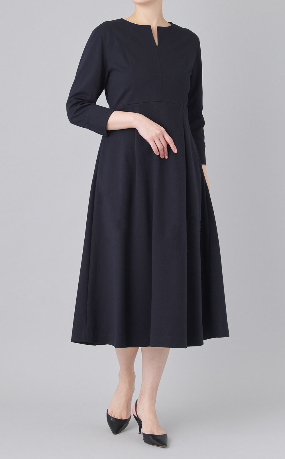 アムンゼンフィットフレアワンピース