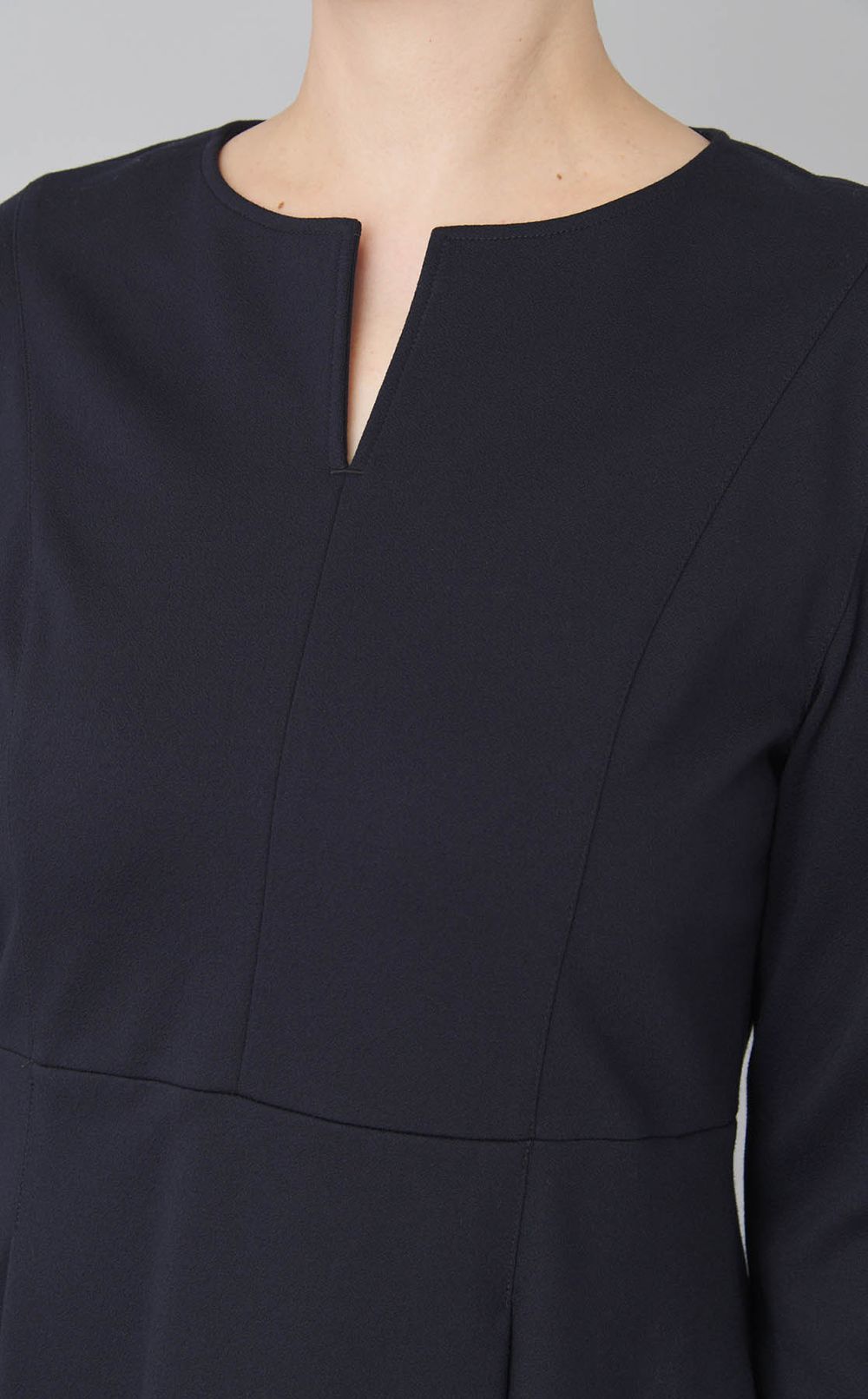 アムンゼンフィットフレアワンピース