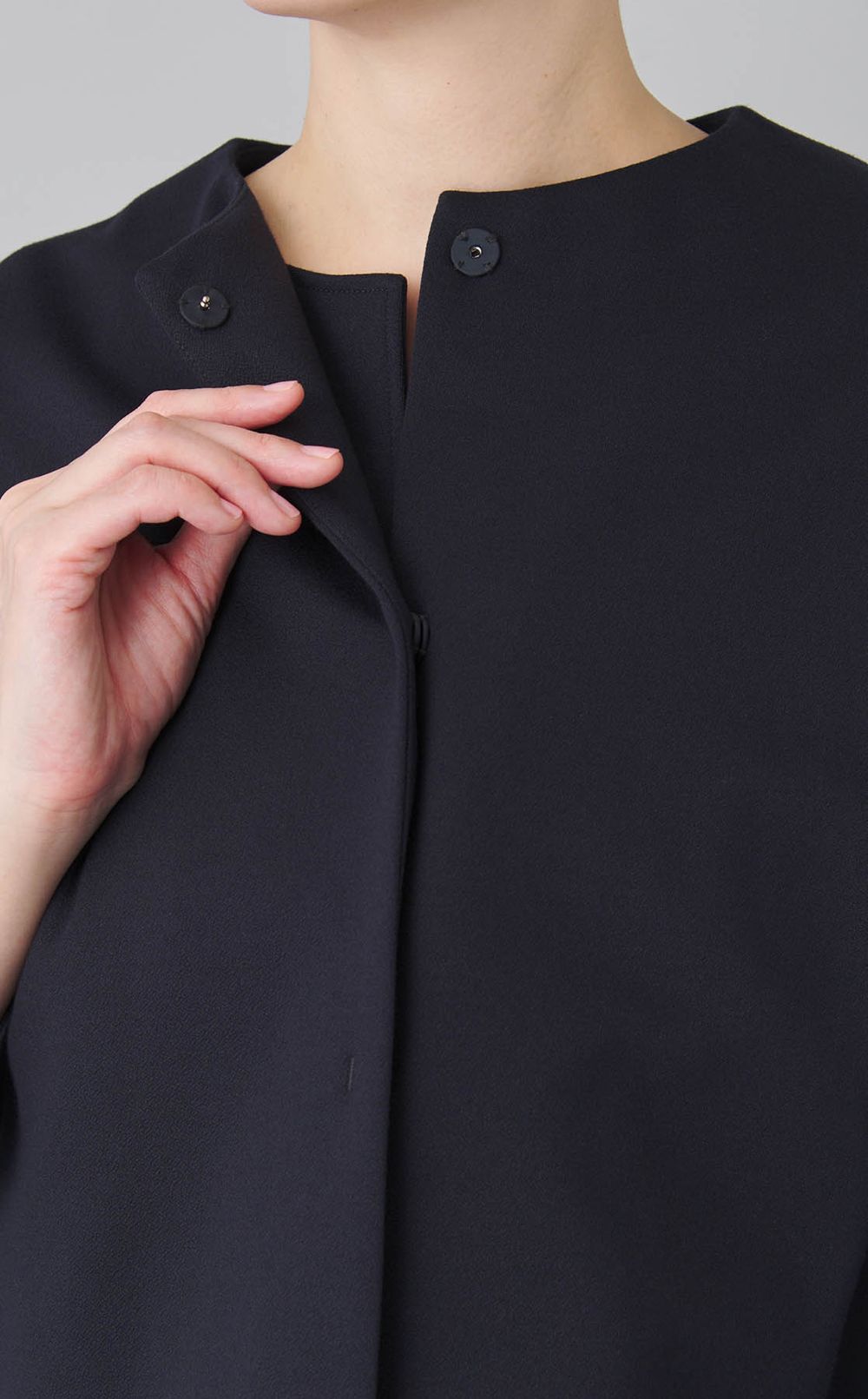 アムンゼンバックペプラムジャケット