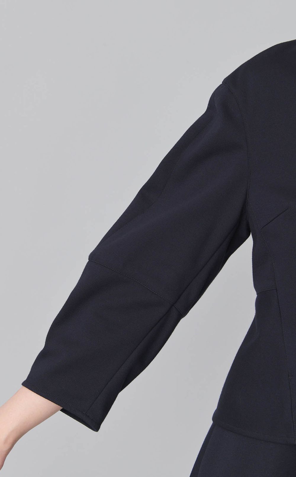 アムンゼンバックペプラムジャケット