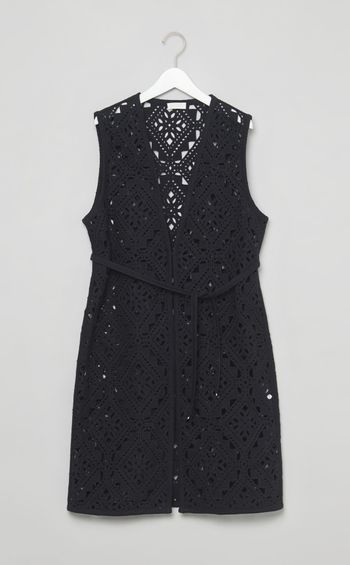 ダイヤエンブロイダリーベスト